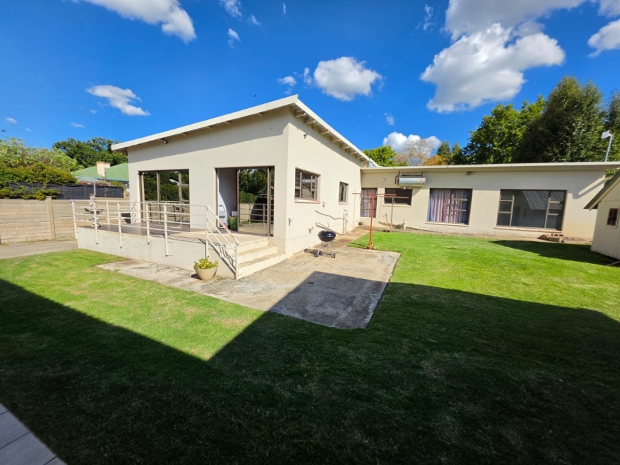 6 Bedroom Property for Sale in Bethlehem Free State